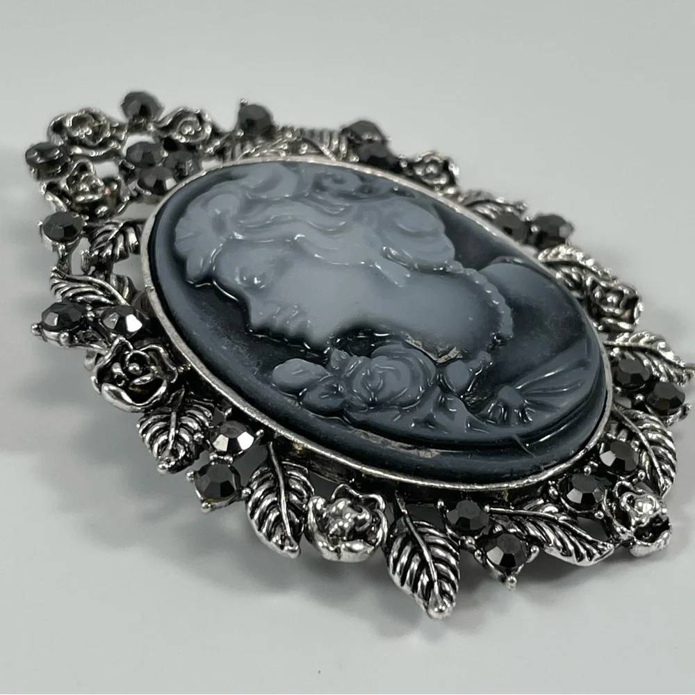 Stunning Cameo Brooch Pin Black Rhinestone Gray Face Vintage Look Floral Details